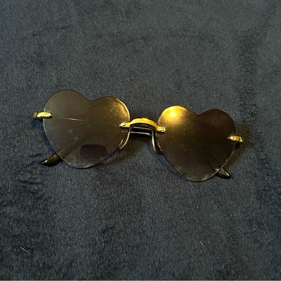 heart shaped sunglasses - Picture 2 of 3